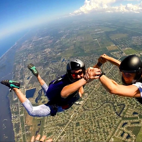 💜🌈Meet your seller and check out my closet!🌈💜 - Picture 5 of 6