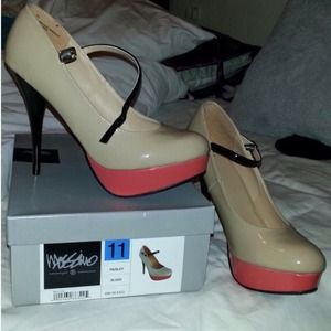 Patent heels⭐⭐⭐reserved @rachelebb⭐⭐⭐