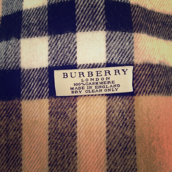 **Reserved** Burberry Scarf!