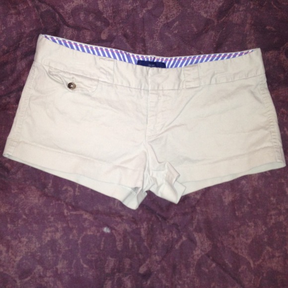 American Eagle Khaki shorts