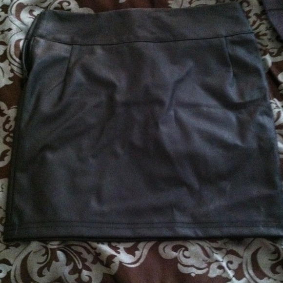 Leather skirt very cute!!!