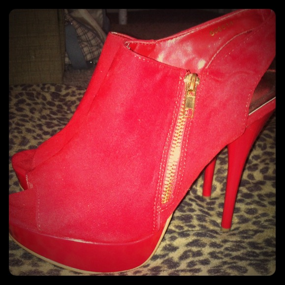 Red booties - Picture 1 of 4