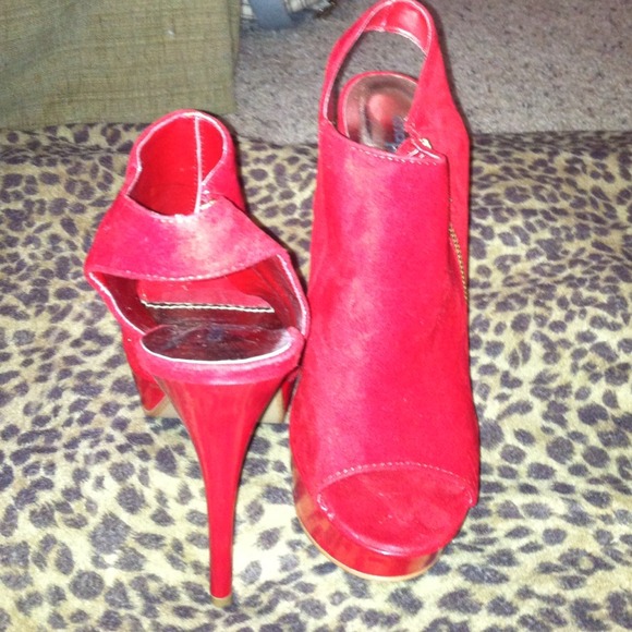 Red booties - Picture 3 of 4