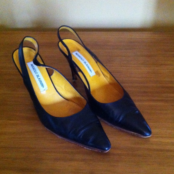 Manolo Blahnik Classic Black Slingback-39.5