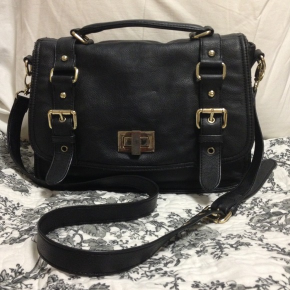 Black Aldo Small Messenger Style Bag