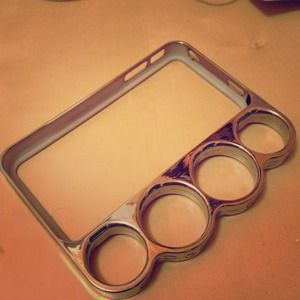 iPhone 4 "Brass knuckle" case