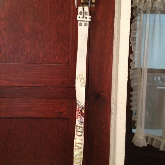 Ed hardy "love kills slowly" belt
