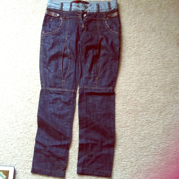 Trendy jeans