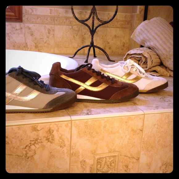 American Eagle Sneakers