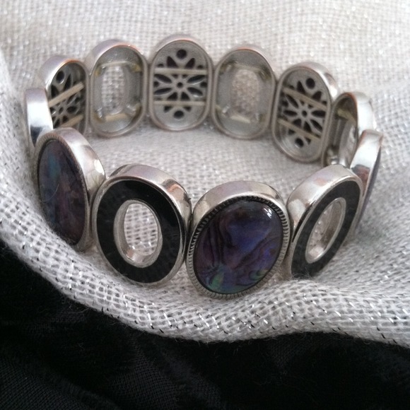 Fashion Bracelet - Picture 2 of 4