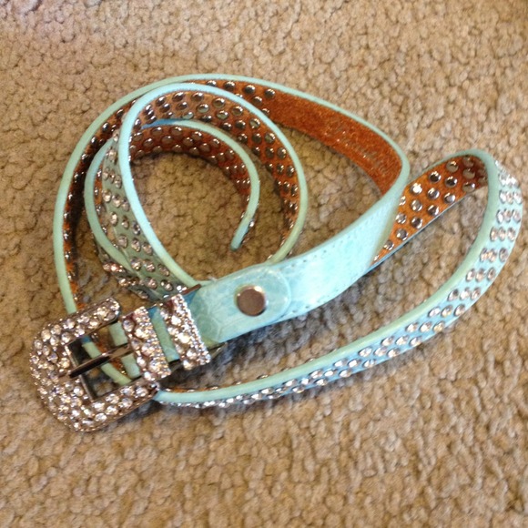 Beautiful studded light blue belt - Picture 1 of 1
