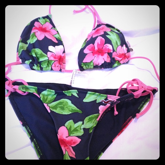 📦SOLD!!📦Hollister floral bikini