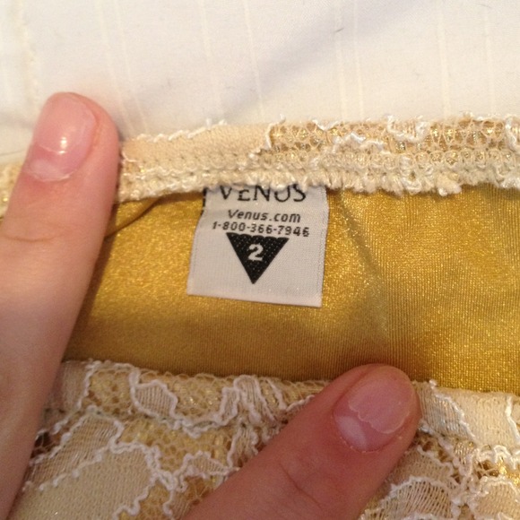 NWOT Gold Venus bikini - Picture 2 of 3