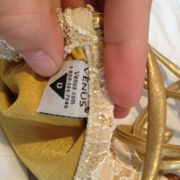 NWOT Gold Venus bikini - Picture 3 of 3