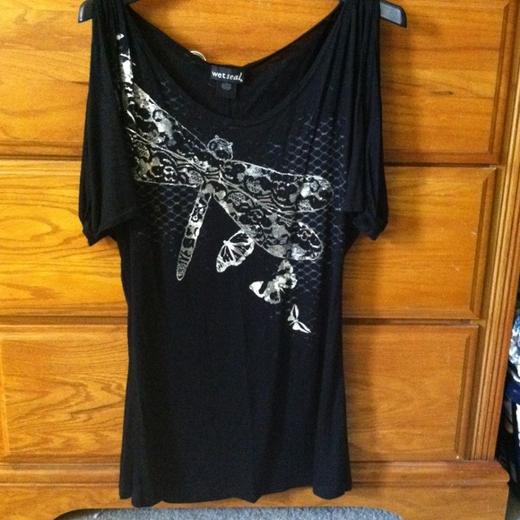 ❌Traded❌Cute Black DragonFly Top