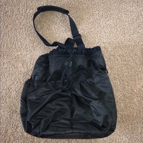 ⛔RESERVE⛔ EUC like new Lululemon Bliss bag