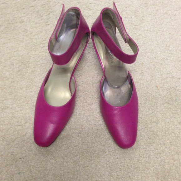 SOLD - Picture 4 of 4