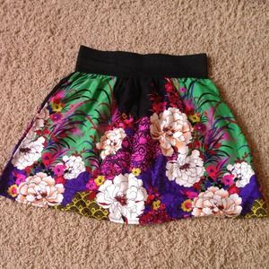 🚫Reserved🚫 Floral high waisted skirt 🌺🌺