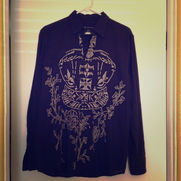 Men's long sleeved dress shirt