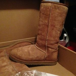 Classic Tall UGGS size 8!!!! Chestnut :-)