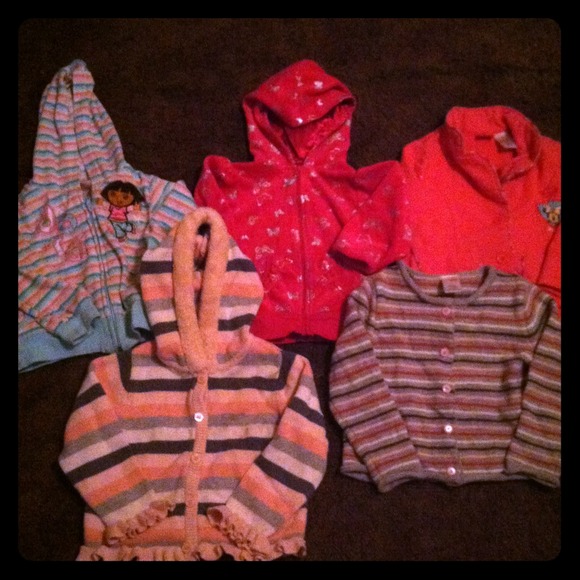 Assorted girls jackets sz 2-3t:)