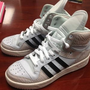 Womens Adidas Originals metro Attitude logo shoes