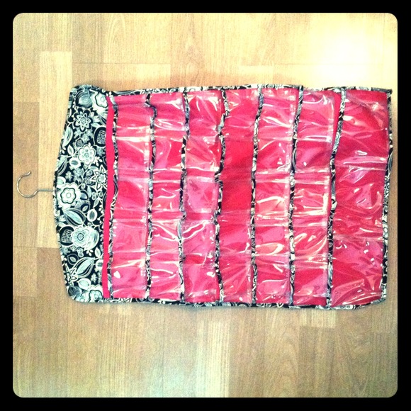 Jewelry holder plus hemp bundle