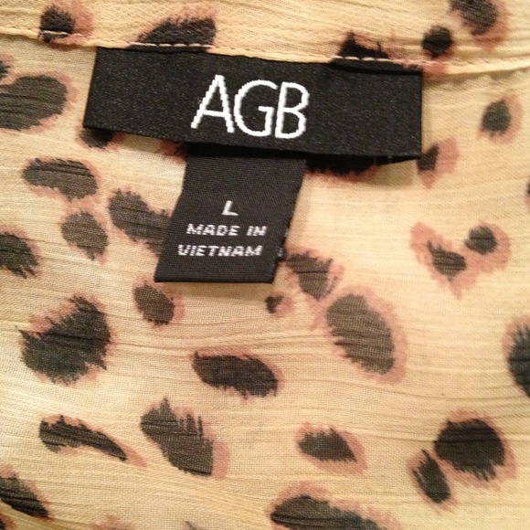 ⚡Sold in bundle⚡Beautiful top - Picture 2 of 3