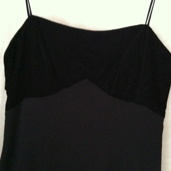 Evening or Dressy dress - Picture 2 of 4