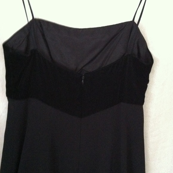 Evening or Dressy dress - Picture 3 of 4