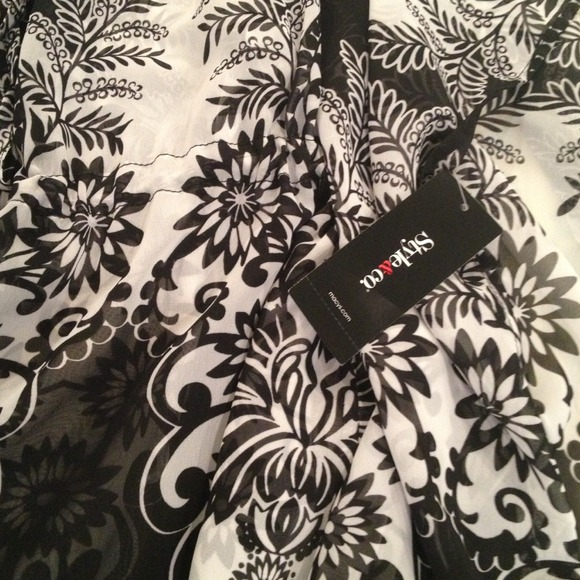 ⚡Traded⚡Tunic - Picture 2 of 3