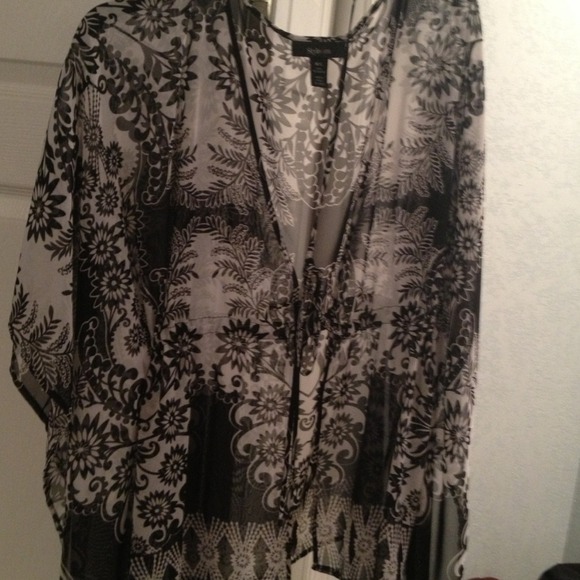 ⚡Traded⚡Tunic - Picture 3 of 3