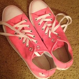 Barbie pink cupcake converse