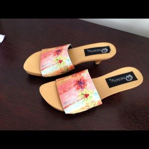 A  Onesole sandals    Lovely unique