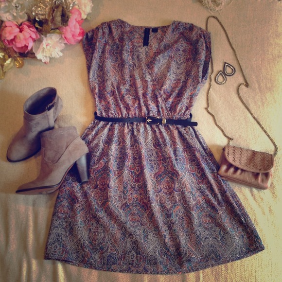🚫BUNDLED🚫 Multi color paisley dress top