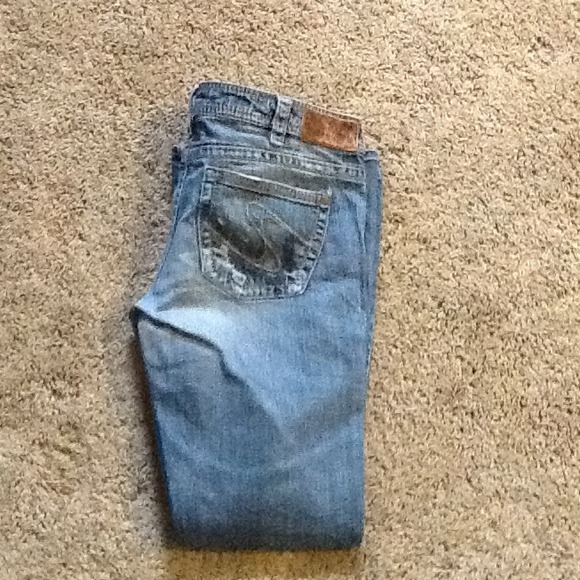 Sold***Size 31 silver jeans Tuesday style