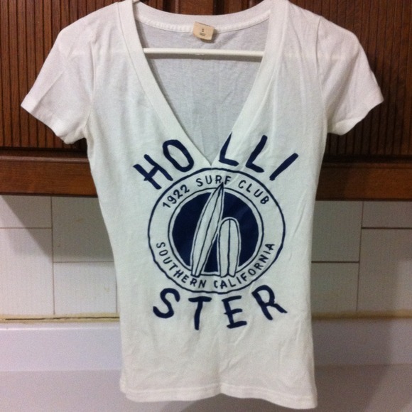 Hollister Tshirt :)