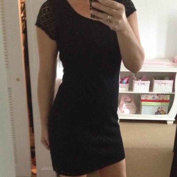 🍭Sold🍭Short sleeves black lace dress - Picture 3 of 4