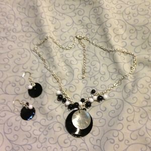 Black and white necklace and earring set.
