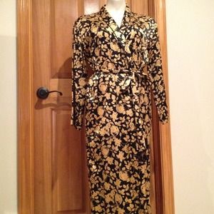 Victoria's Secret Robe. NWOT. Reduced!