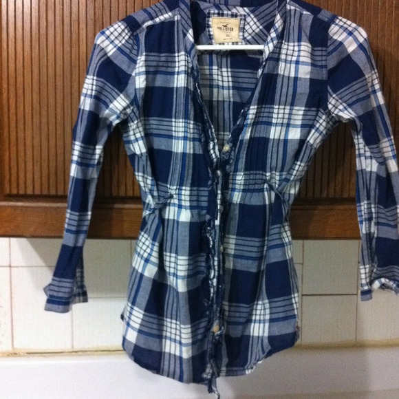 Adorable top from Hollister