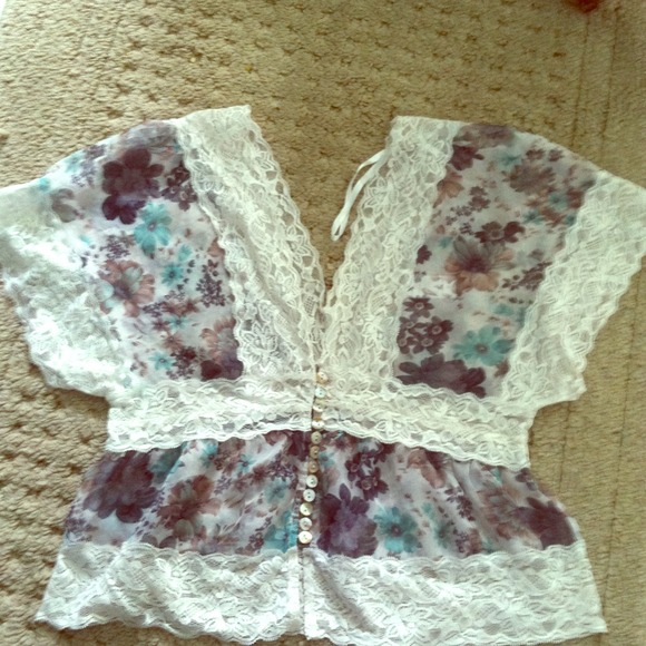 Cute summer shirt worn only once ❤❤❤❤❤❤❤