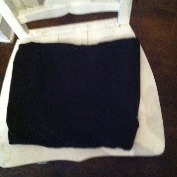Tight black high waisted skirt