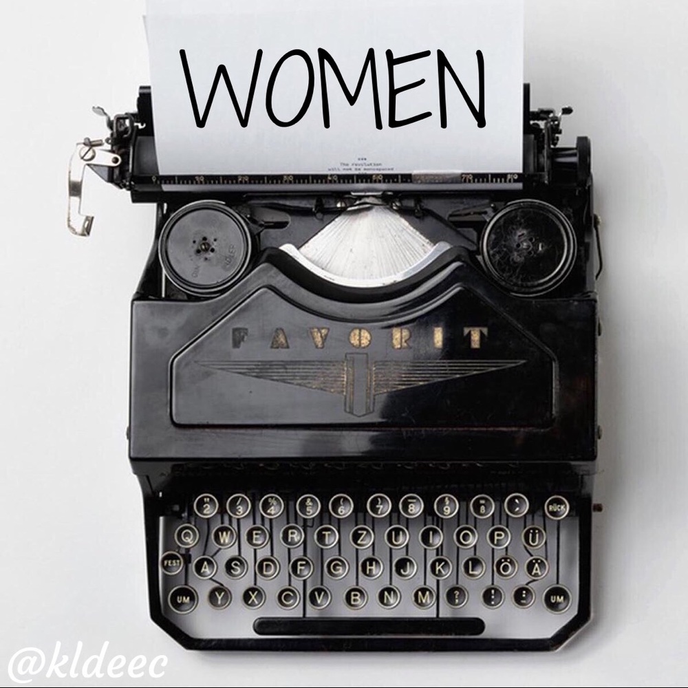 Tops XS, S in Bottoms: 24-26