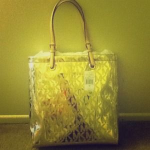✳REDUCED PRICE✳✨NEW Michael Kors Large Gold Tote✨