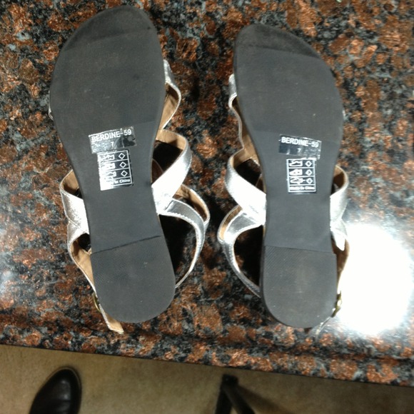 Silver sandals - Picture 3 of 3