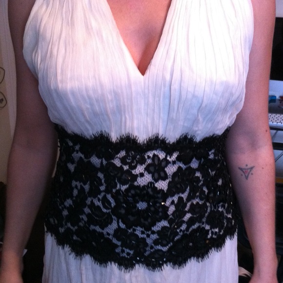 Floor Length white and black evening gown - Picture 1 of 4