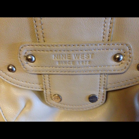 Handbag - Picture 2 of 3