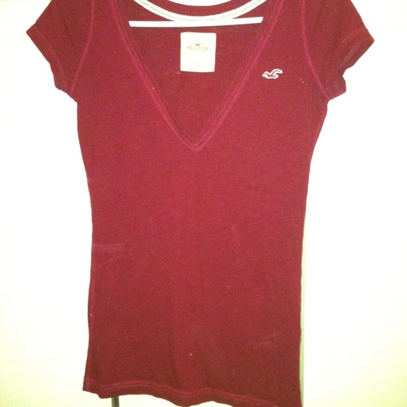 Maroon color hollister v neck