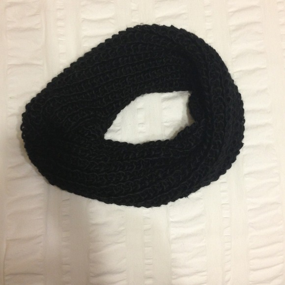 SOLD BUNDLE- Black wool infinity scarf- very warm!